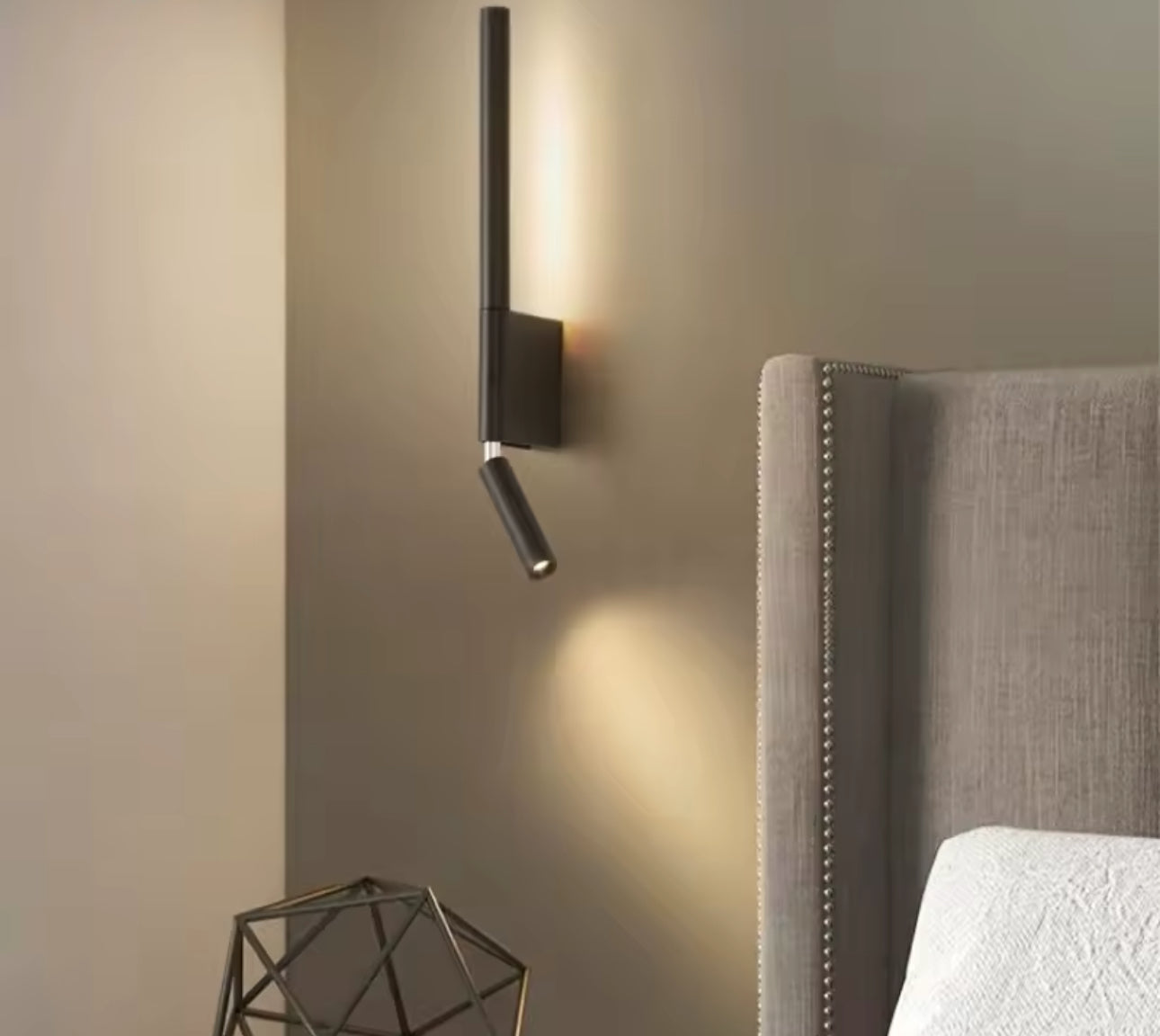 Aplique de pared con lampara reflector giratorio