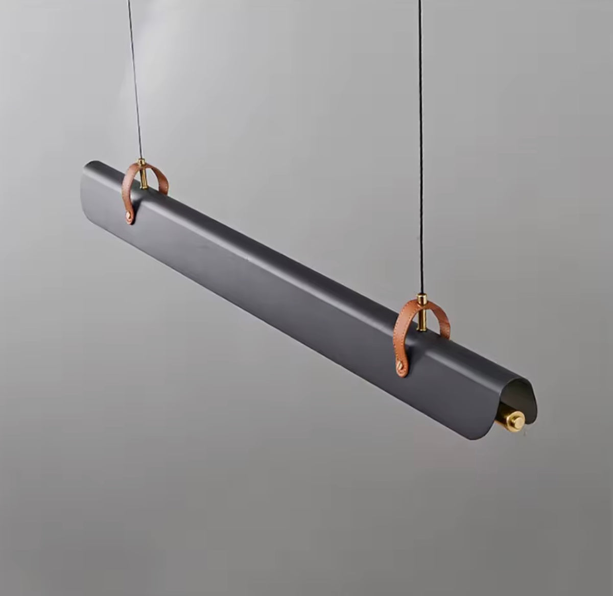 Lámpara Colgante Lineal LED — Tubo Metálico con Correas de Cuero