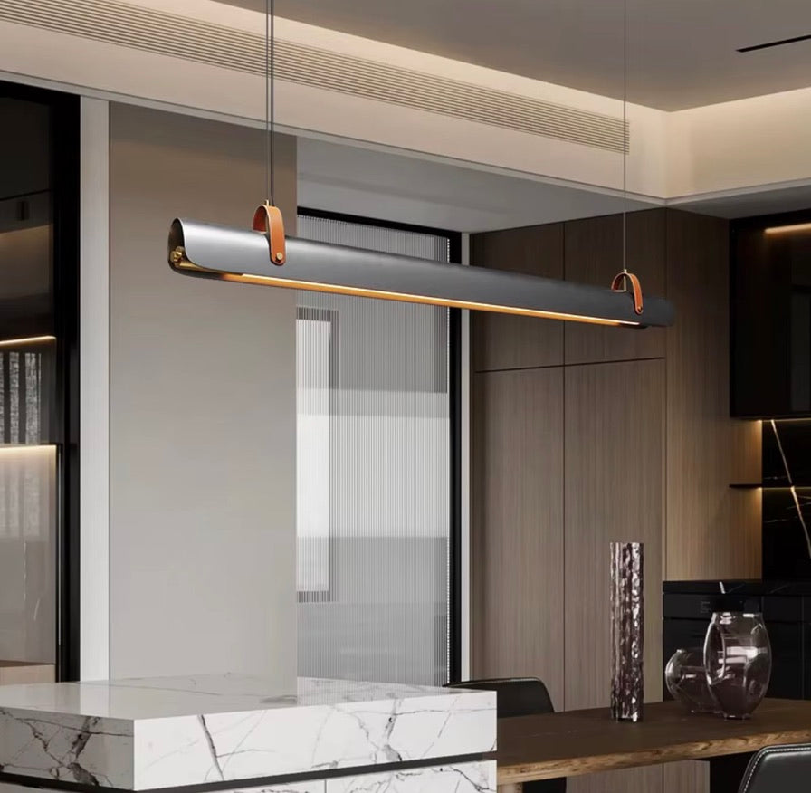 Lámpara Colgante Lineal LED — Tubo Metálico con Correas de Cuero