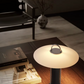 Lámpara de Mesa de Madera y Latón — Pantalla tipo Disco