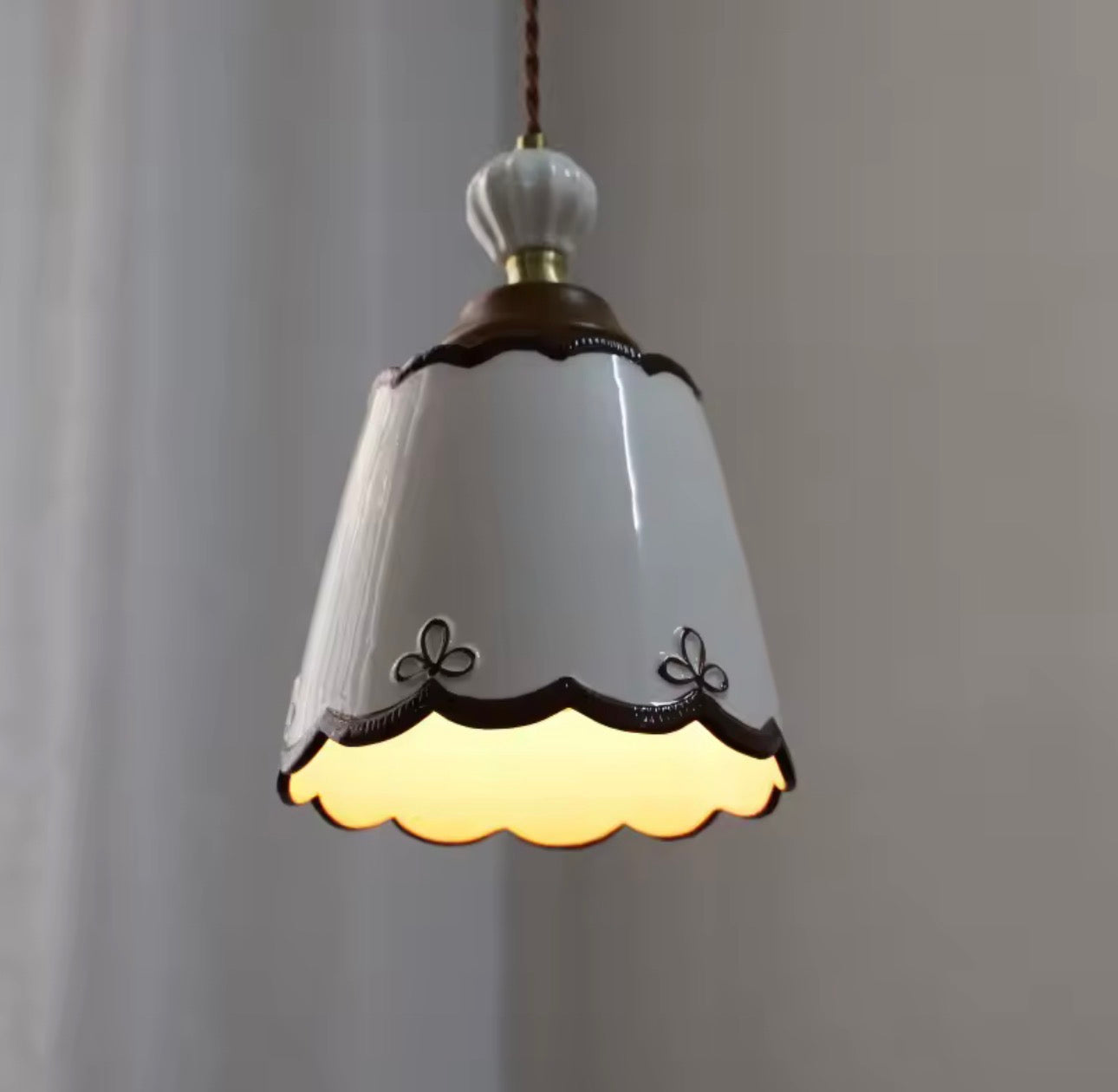 Lámpara Colgante Vintage de Cerámica Pintada a Mano