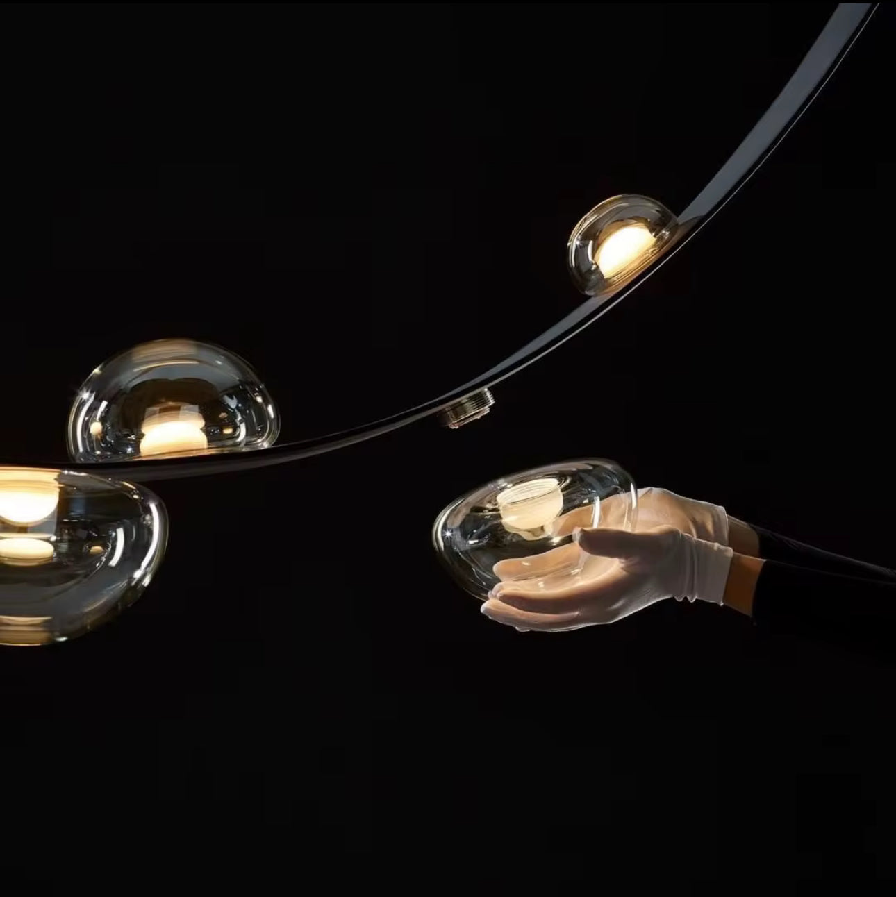 Lampara con correas de cuero