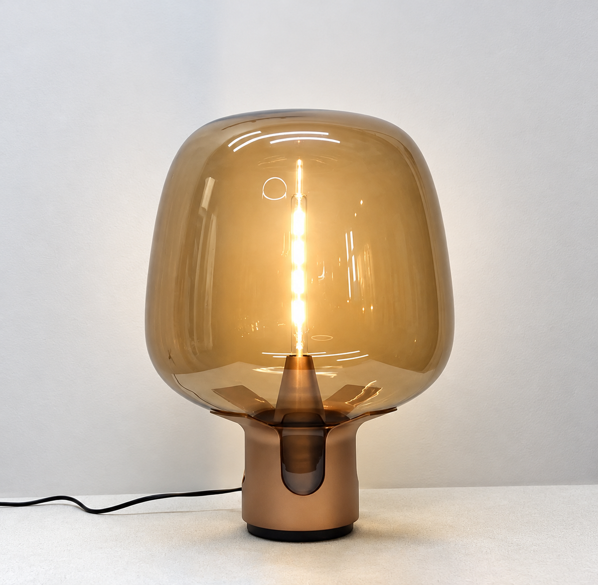 Lámpara de Mesa de Cristal Soplado — Base Metálica