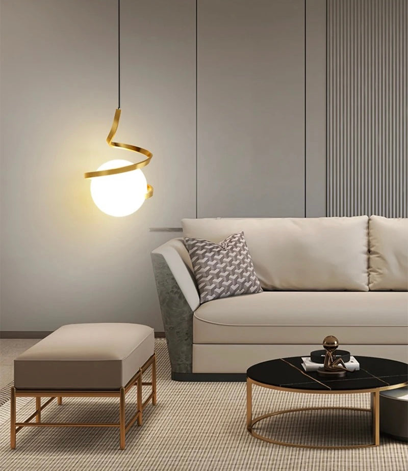Lampara colgante con espiral y bola de cristal